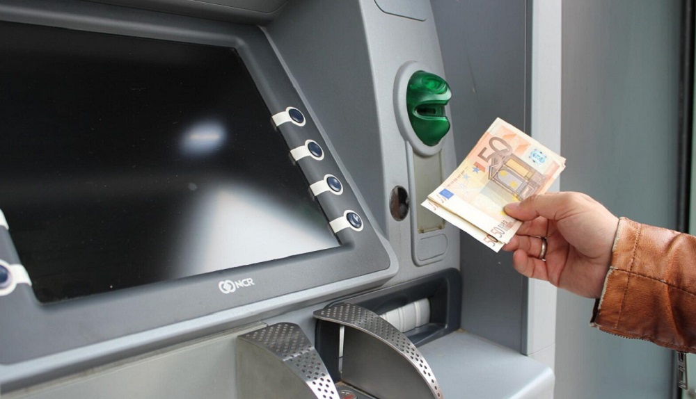 Rritet me 2 per qind numri i llogarive bankare, 3.11 milione ne 2022